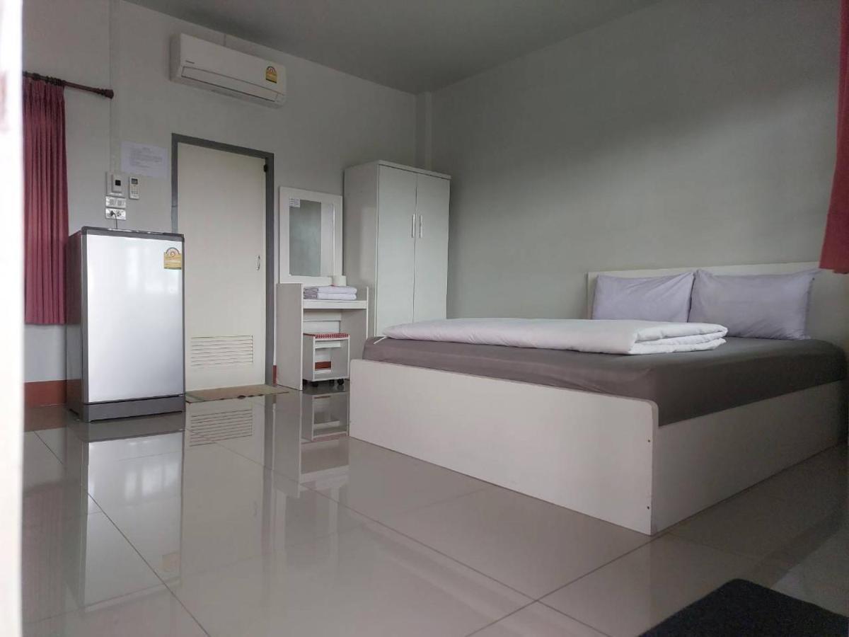 Studio di 18 m² in Appartamento con 1 bagno privato in zona Ban Luang Chom Thong Esterno foto