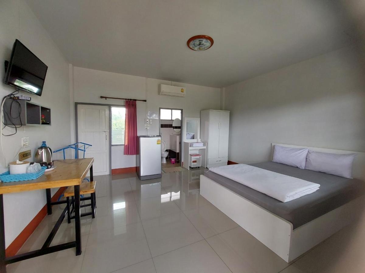 Studio di 18 m² in Appartamento con 1 bagno privato in zona Ban Luang Chom Thong Esterno foto