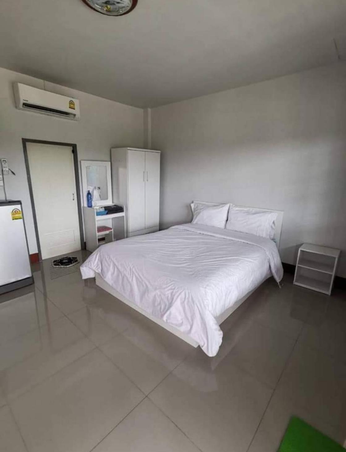 Studio di 18 m² in Appartamento con 1 bagno privato in zona Ban Luang Chom Thong Esterno foto