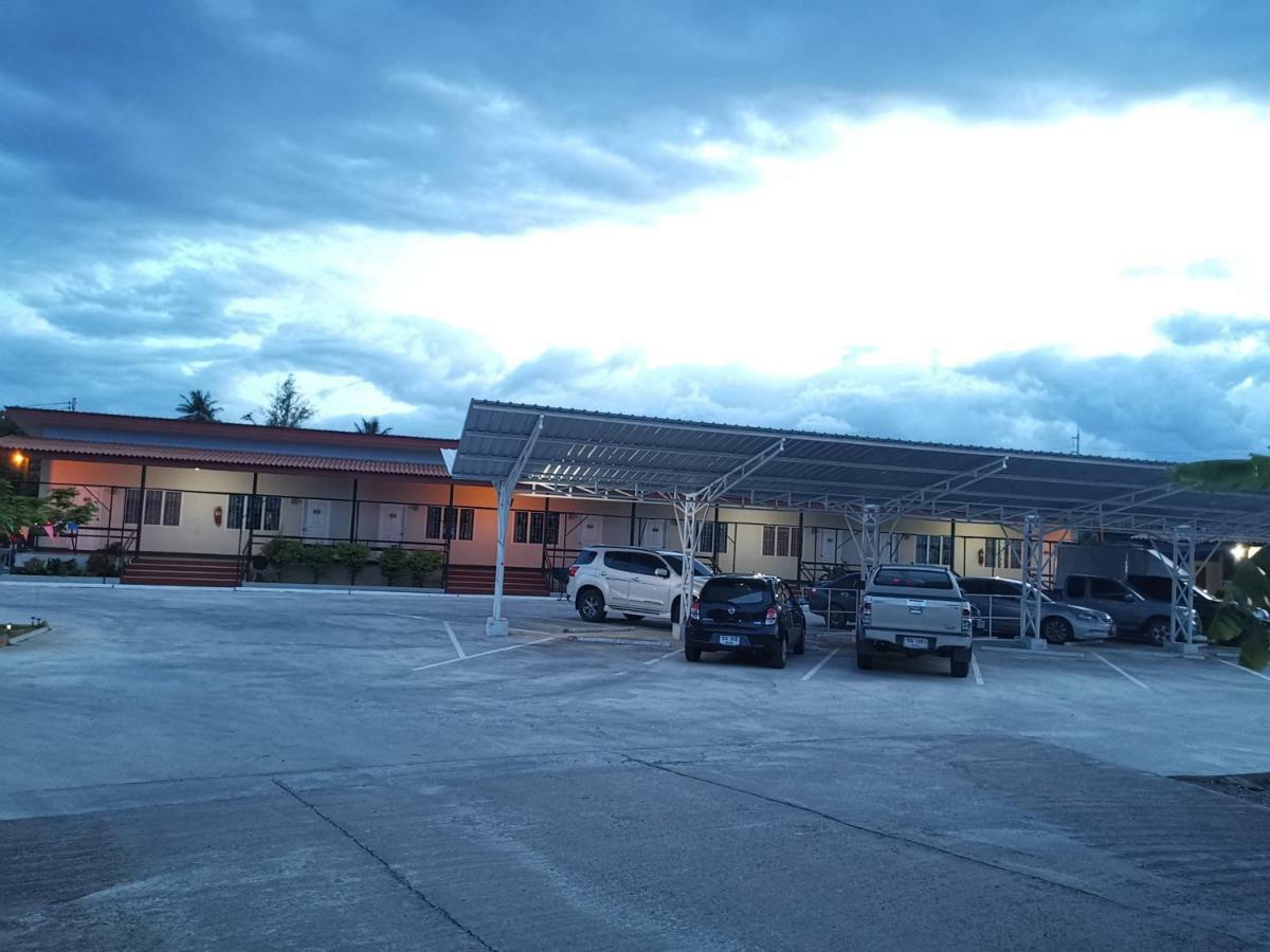 Studio di 18 m² in Appartamento con 1 bagno privato in zona Ban Luang Chom Thong Esterno foto